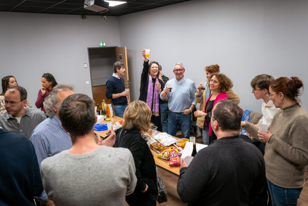 Membres du collectif Event Circle lors d'un pot de l'amitié